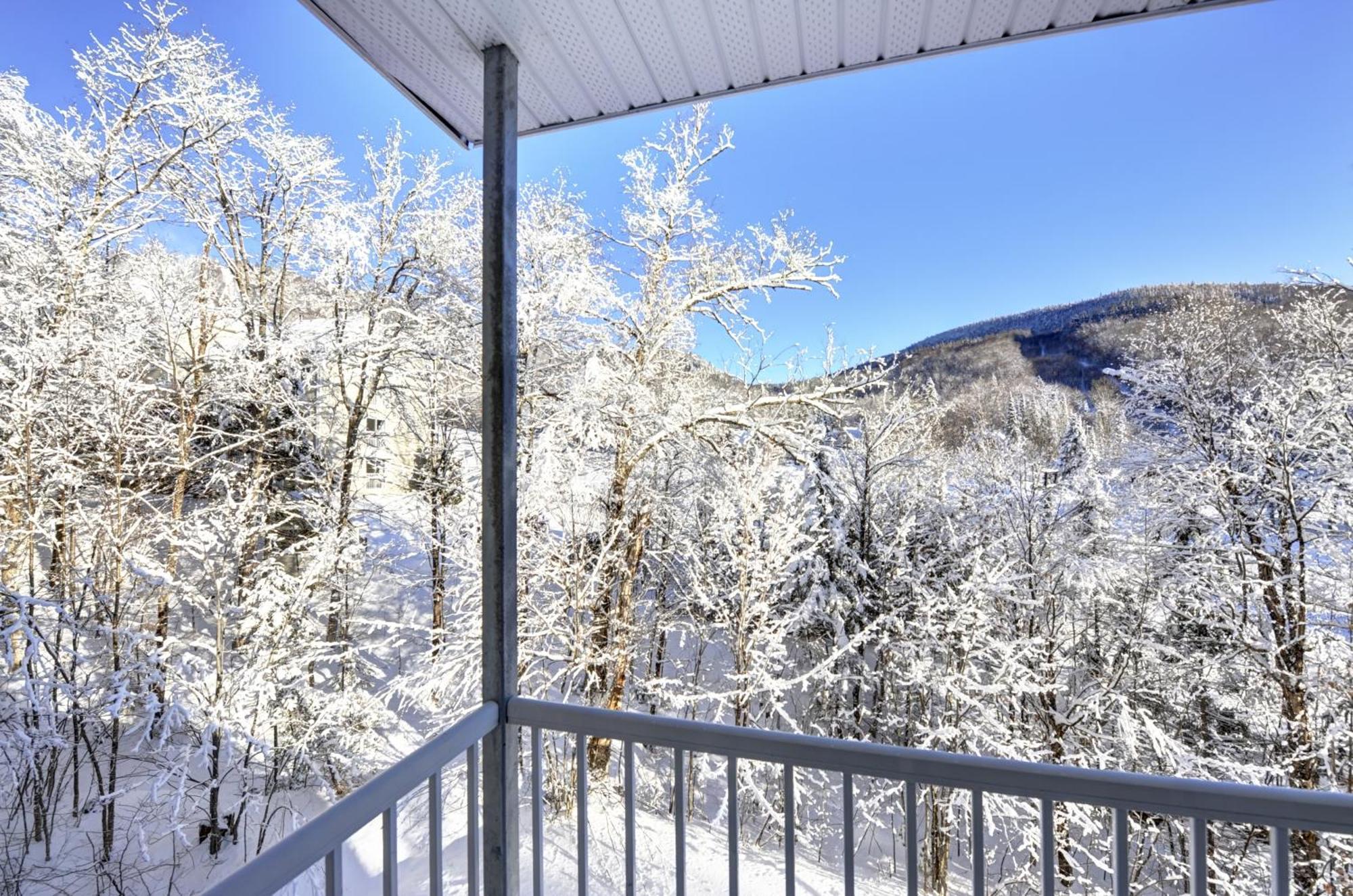Condo 305 33 Chemin Du Hameau By Les Chalets Alpins Stoneham Exteriér fotografie
